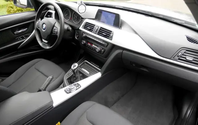 BMW Seria 3 318d