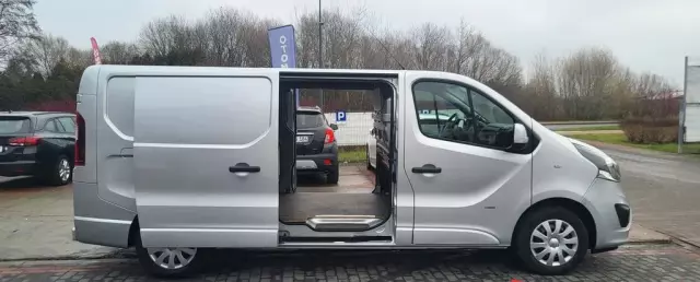 OPEL Vivaro 