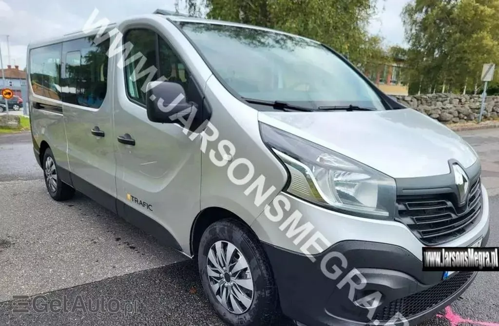 RENAULT Trafic 