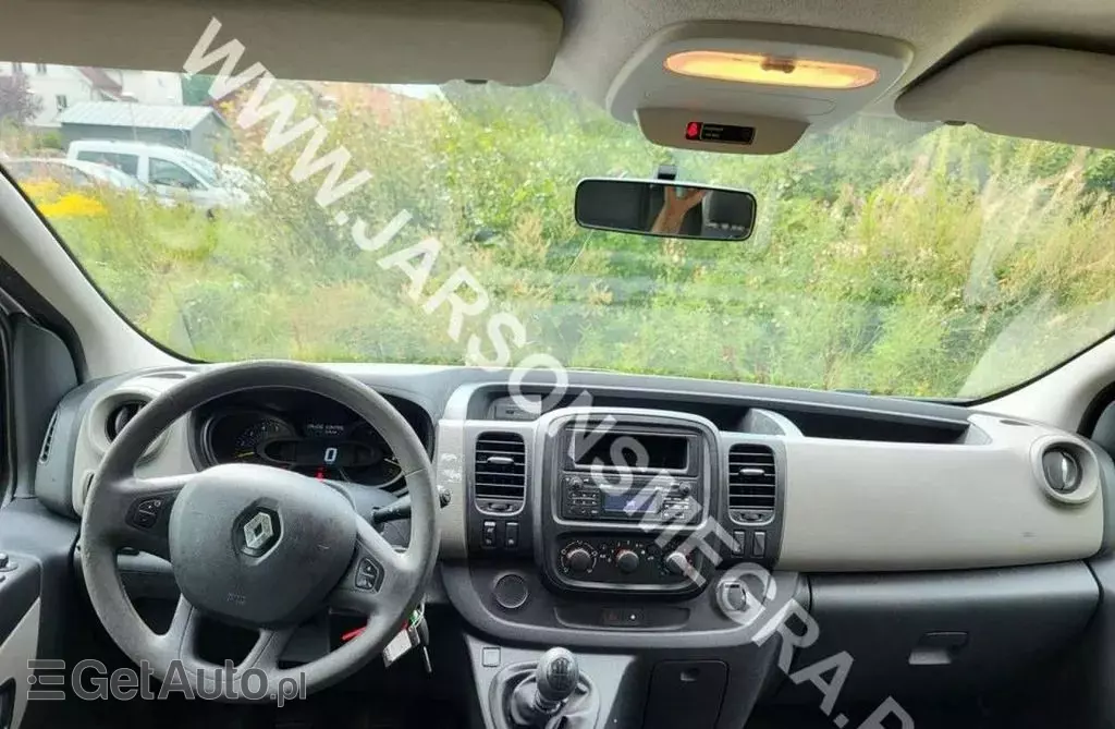 RENAULT Trafic 