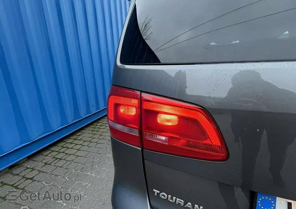 VOLKSWAGEN Touran 