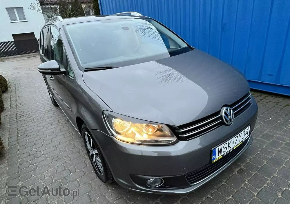VOLKSWAGEN Touran 