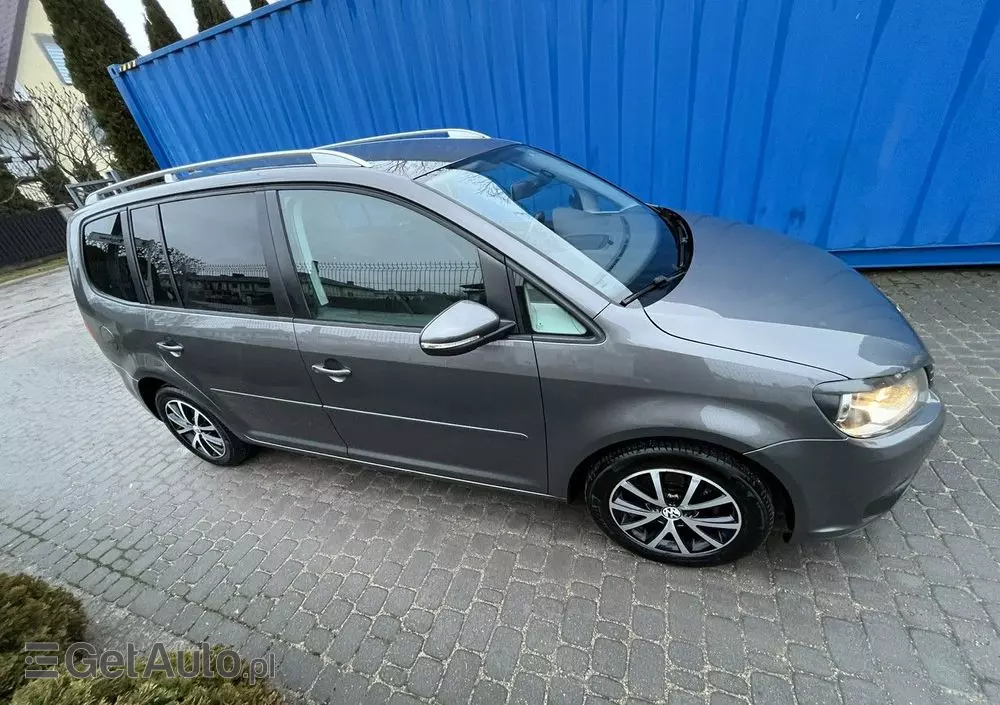 VOLKSWAGEN Touran 