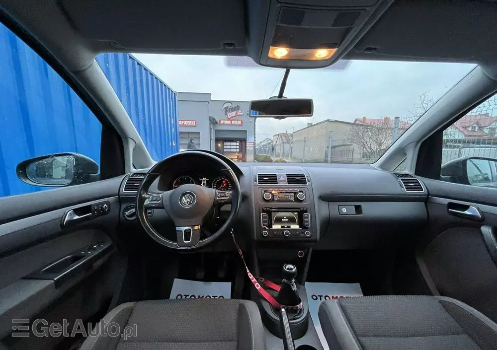 VOLKSWAGEN Touran 