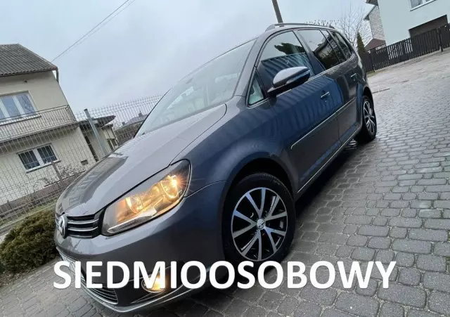 VOLKSWAGEN Touran 