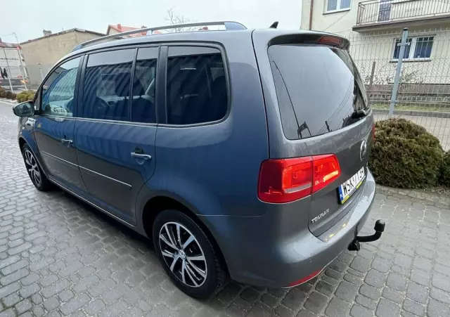 VOLKSWAGEN Touran 