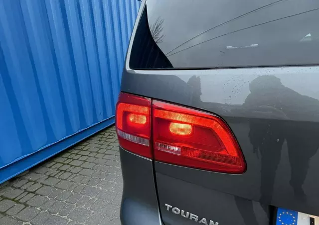 VOLKSWAGEN Touran 