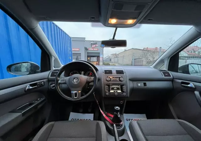 VOLKSWAGEN Touran 