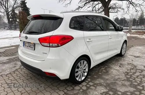 KIA Carens 