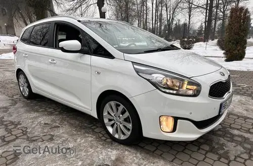 KIA Carens 