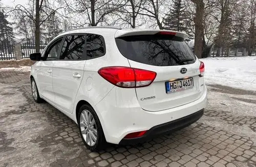 KIA Carens 
