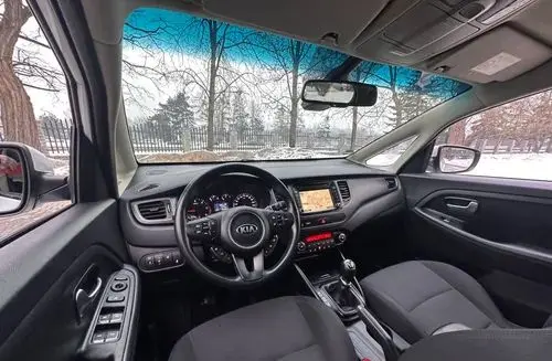 KIA Carens 