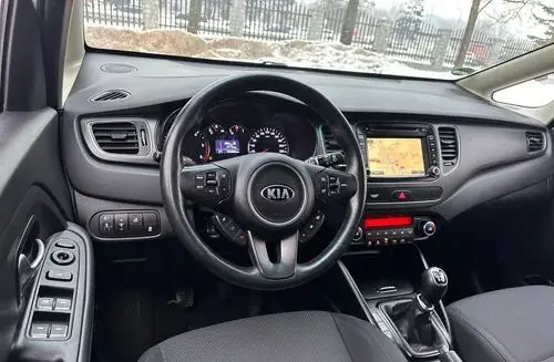 KIA Carens 