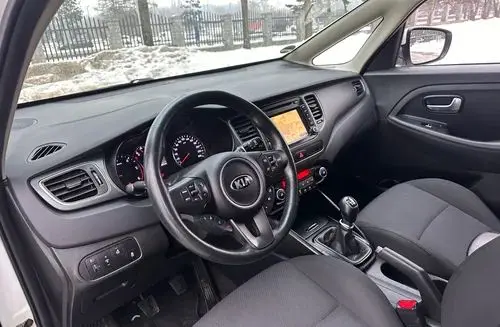 KIA Carens 