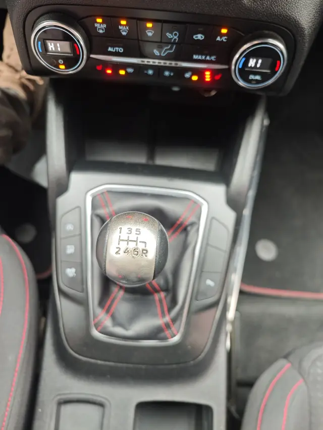 FORD Focus ST-Line