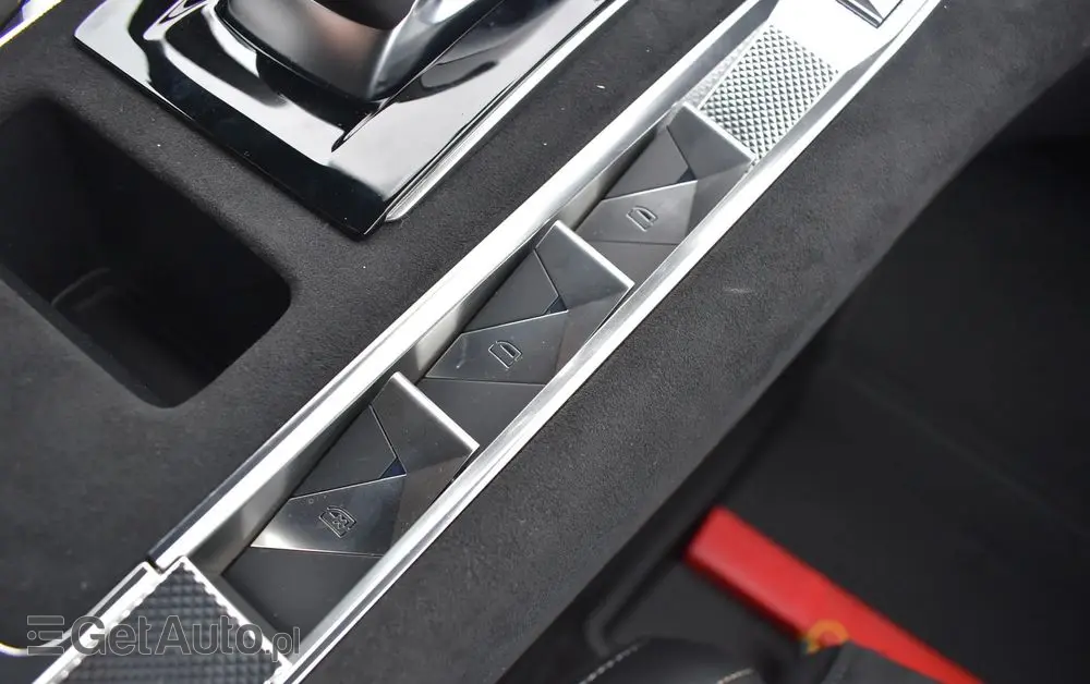 DS AUTOMOBILES DS 7 1.5 BlueHDi Performance Line +