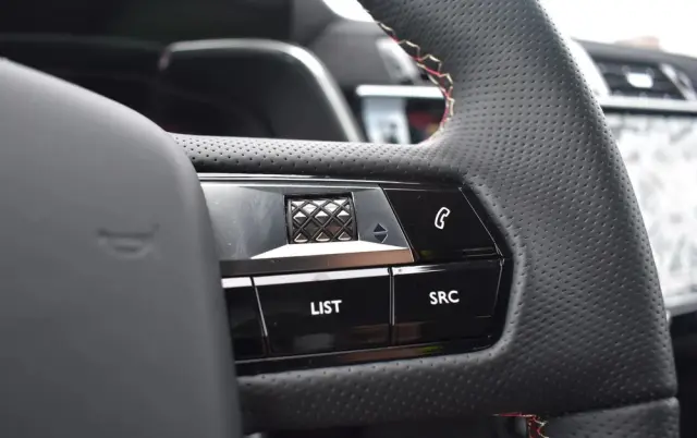 DS AUTOMOBILES DS 7 1.5 BlueHDi Performance Line +