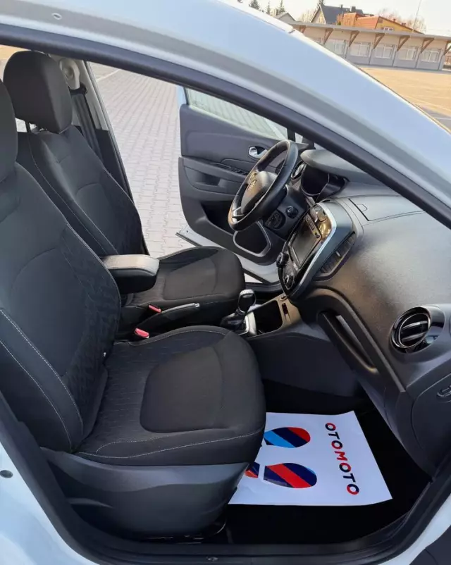 RENAULT Captur 1.5 dCi Intens EDC