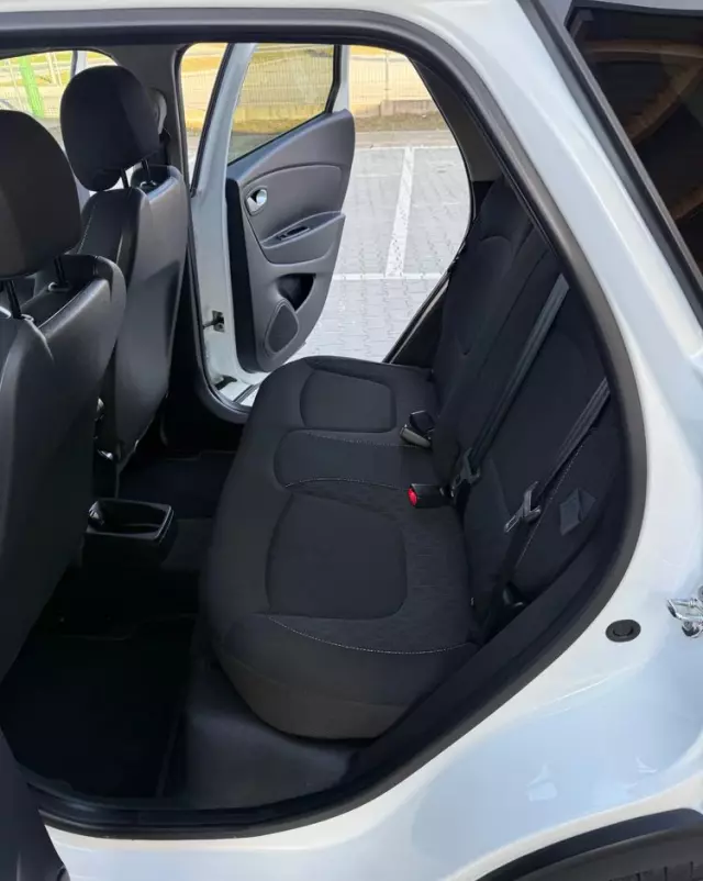 RENAULT Captur 1.5 dCi Intens EDC