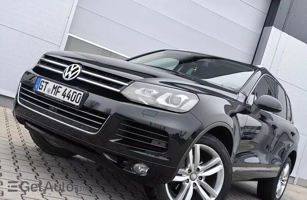 VOLKSWAGEN Touareg 