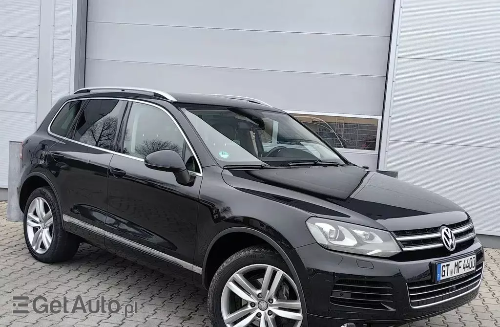 VOLKSWAGEN Touareg 