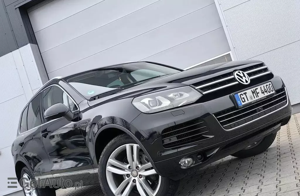 VOLKSWAGEN Touareg 