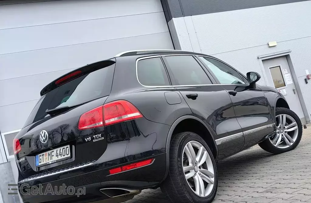 VOLKSWAGEN Touareg 