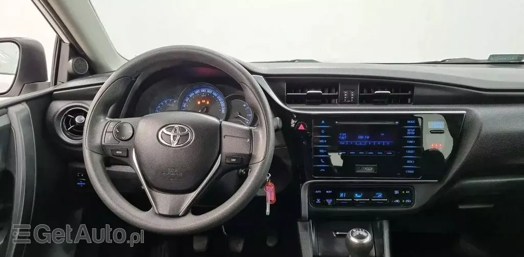 TOYOTA Auris 