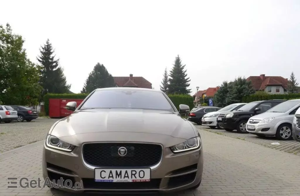 JAGUAR XE 