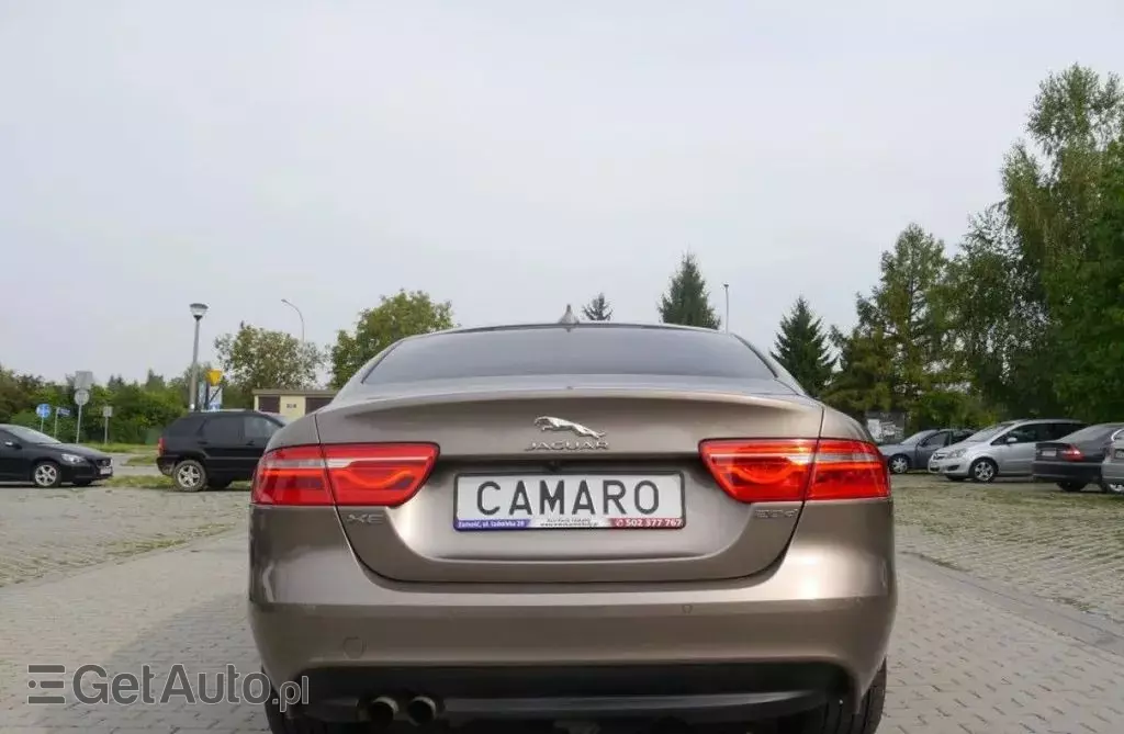 JAGUAR XE 