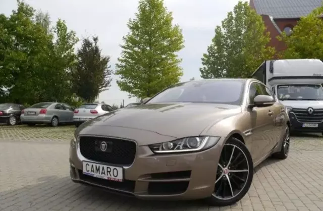 JAGUAR XE 
