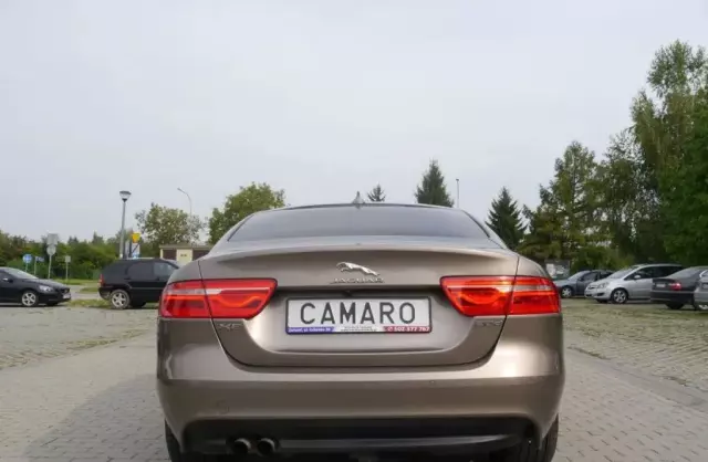 JAGUAR XE 