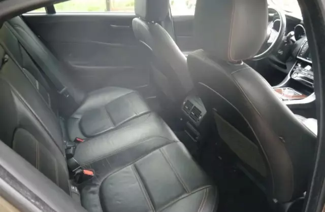JAGUAR XE 