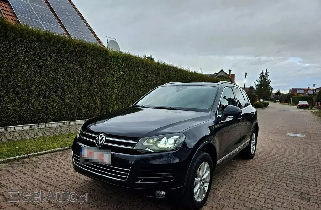VOLKSWAGEN Touareg 