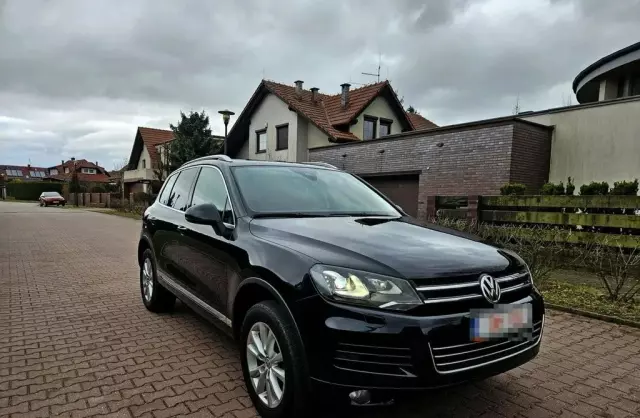 VOLKSWAGEN Touareg 