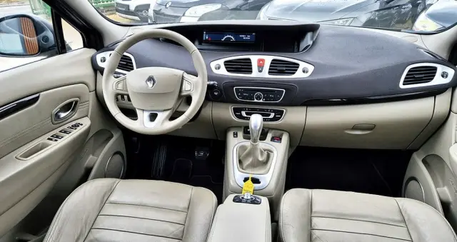 RENAULT Grand Scenic 2.0 16V 140 CVT Bose Edition