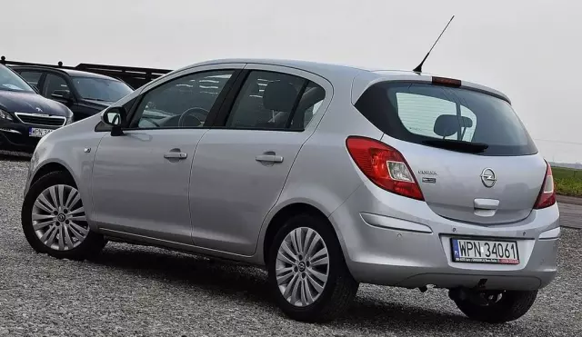 OPEL Corsa 