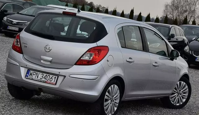 OPEL Corsa 