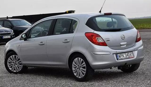 OPEL Corsa 