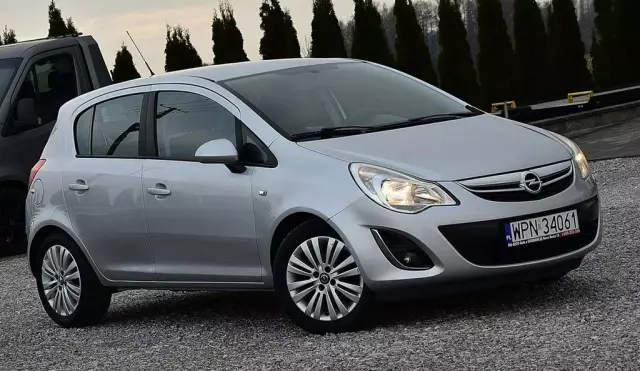 OPEL Corsa 