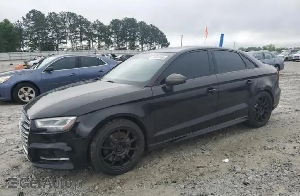 AUDI S3 