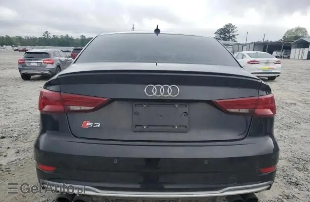 AUDI S3 