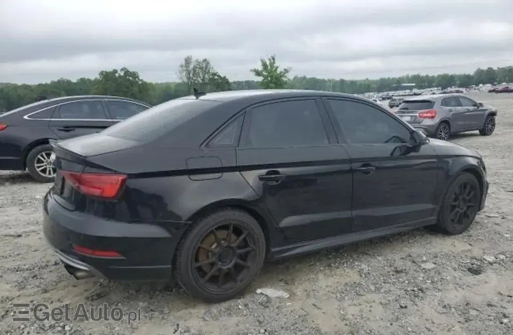 AUDI S3 