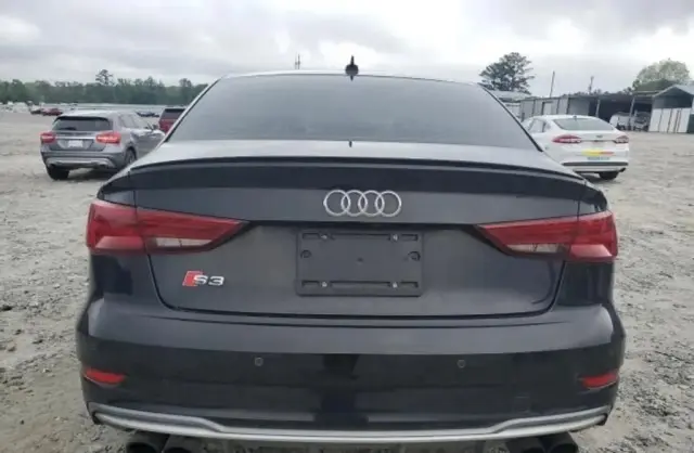 AUDI S3 