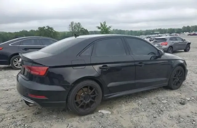 AUDI S3 