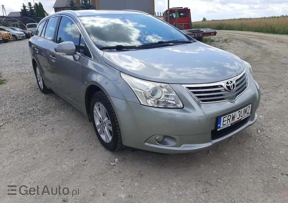 TOYOTA Avensis 1.8 Executive