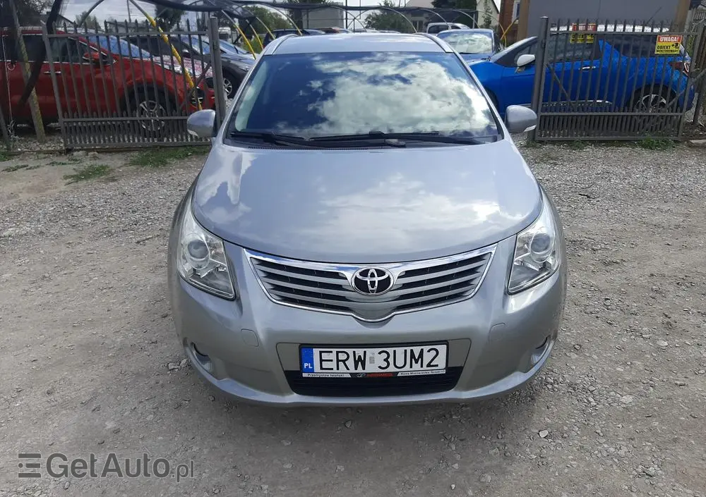 TOYOTA Avensis 1.8 Executive