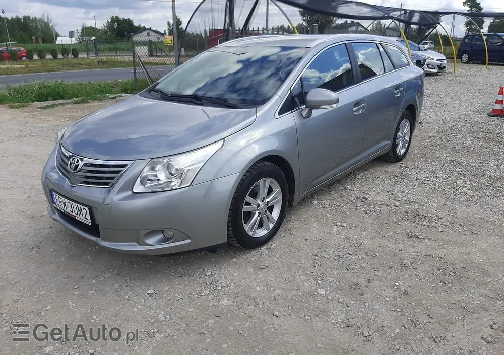 TOYOTA Avensis 1.8 Executive