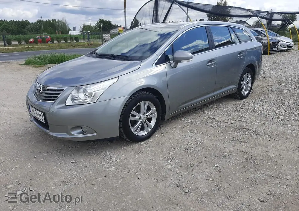 TOYOTA Avensis 1.8 Executive