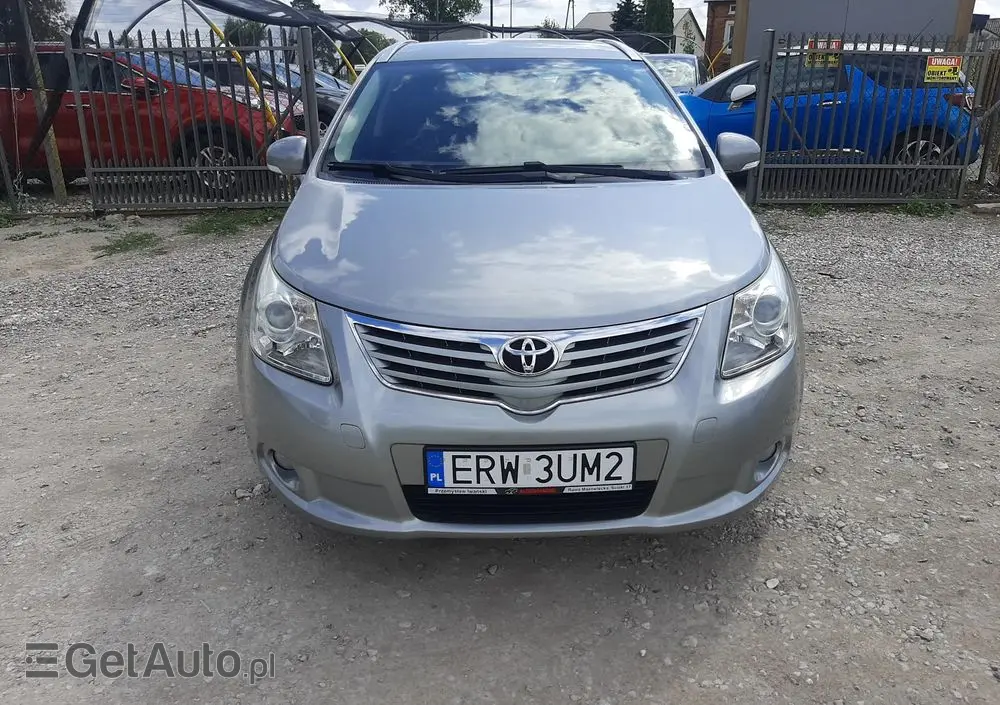 TOYOTA Avensis 1.8 Executive